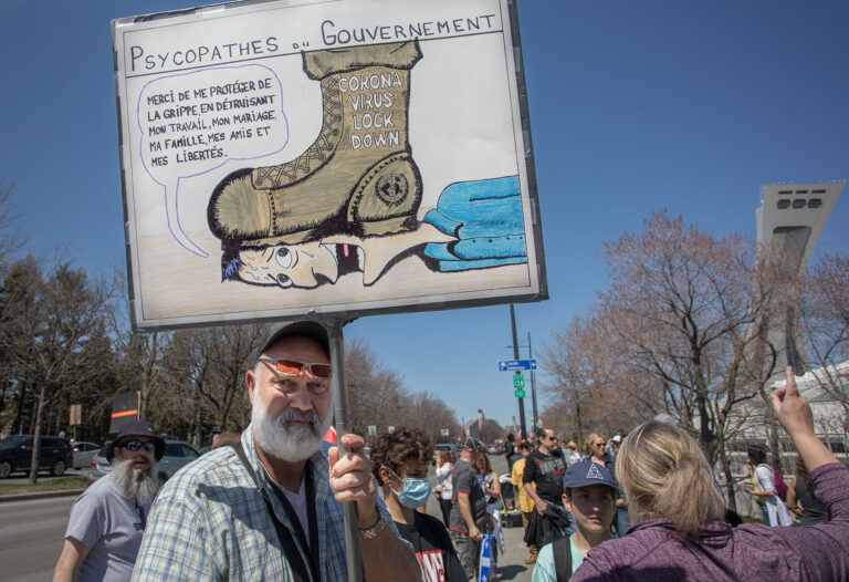 Manifestation contre les mesures sanitaires pendant la crise Covid à Montréal
